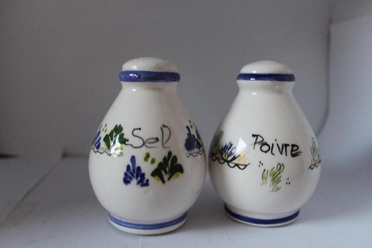 Aardewerk zout en peper, Huis en Inrichting, Keuken | Servies, Zo goed als nieuw, Kom(men), Effen, Keramiek, Ophalen of Verzenden