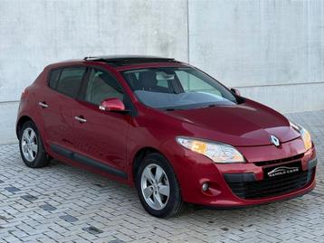 Renault Megane • 1.6i • full • Panodak • Privilege beschikbaar voor biedingen