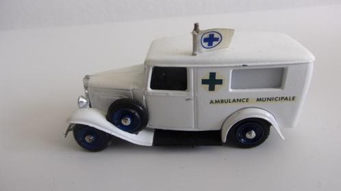 RARE! AMBULANCE CITROËN 1934.ELIGOR 1/43 IMPEC + VITRINE, Hobby en Vrije tijd, Modelauto's | 1:43, Zo goed als nieuw, Auto, Overige merken