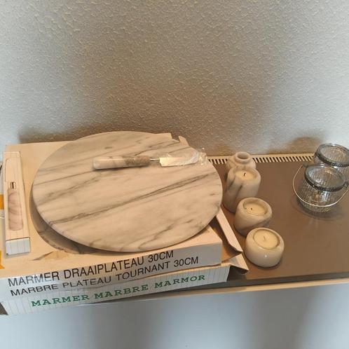 Kaas- of taartplateau's, Huis en Inrichting, Keuken | Servies, Zo goed als nieuw, Kop(pen) en/of Schotel(s), Overige stijlen, Porselein