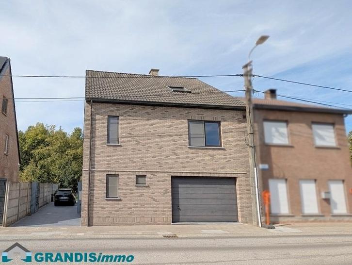 Recente en zeer ruime halfopen bebouwing naast natuurgebied, Immo, Huizen en Appartementen te koop, Provincie Oost-Vlaanderen