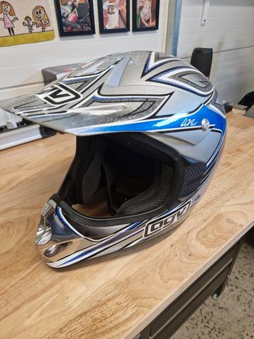 Kwalitatieve AGV cross helm beschikbaar voor biedingen