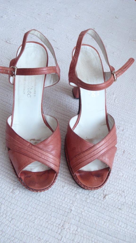 Koraalkleurige, Italiaanse lederen schoenen met vintage look, Kleding | Dames, Schoenen, Ophalen