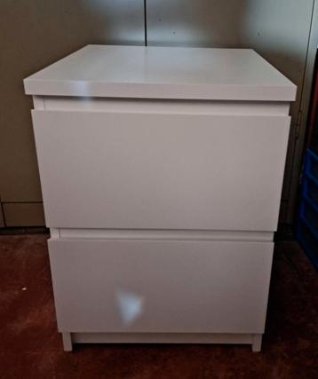 Nieuw Nachtkastje wit beschikbaar voor biedingen