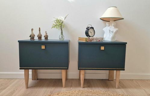 Paire de tables de chevet années 60, Huis en Inrichting, Slaapkamer | Nachtkastjes, Zo goed als nieuw, Hout