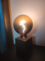 Lamp met grote decoratieve LED-lamp, Huis en Inrichting, Metaal