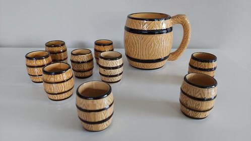 Vintage set van bierpot / bierpul en 9 shotglaasjes, Antiek en Kunst, Antiek | Keramiek en Aardewerk, Ophalen of Verzenden