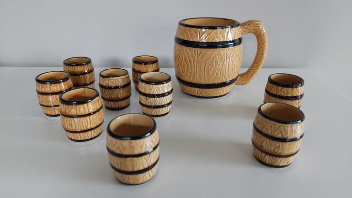 Vintage set van bierpot / bierpul en 9 shotglaasjes, Antiek en Kunst, Antiek | Keramiek en Aardewerk, Ophalen of Verzenden