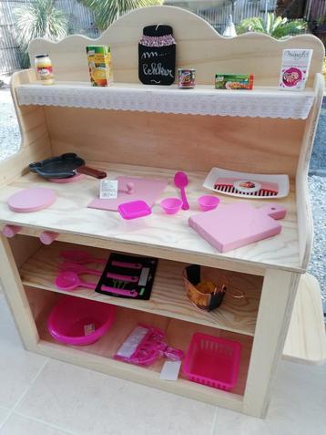 Nieuwe sterke houten speelkeuken incl toebehoren 95€
Incl  beschikbaar voor biedingen