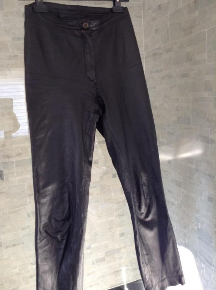 Zwart lederen broek voor dames, Kleding | Dames, Broeken en Pantalons, Zo goed als nieuw, Maat 38/40 (M), Zwart, Lang, Ophalen of Verzenden