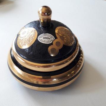 Artdeco-booms glas bonbonniere met dentelle beschikbaar voor biedingen