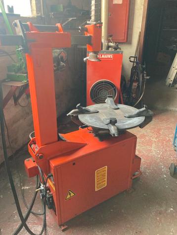 Bandenmachine: facom UTM300S beschikbaar voor biedingen
