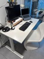 Zit/Sta bureau, manueel, 120x70, Ophalen, In hoogte verstelbaar, Zo goed als nieuw, Bureau