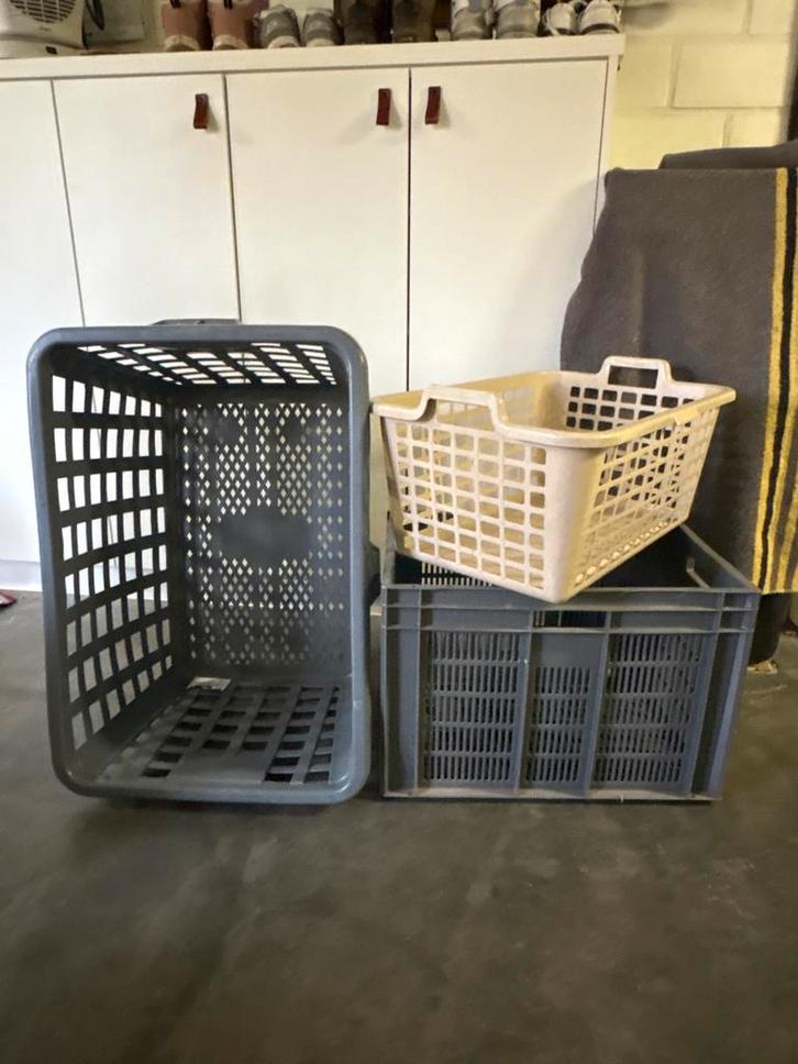 Manden kunststof, Doe-het-zelf en Bouw, Kratten en Dozen, Zo goed als nieuw, Ophalen