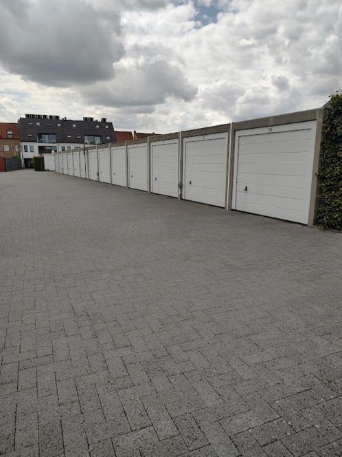 GARAGE MET SECTIONAALPOORT TE ZELE, Immo, Garages en Parkeerplaatsen, Provincie Oost-Vlaanderen