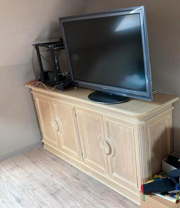 Gratis kast 1,9m lang x 0,49m diep x 0,9m hoog beschikbaar voor biedingen
