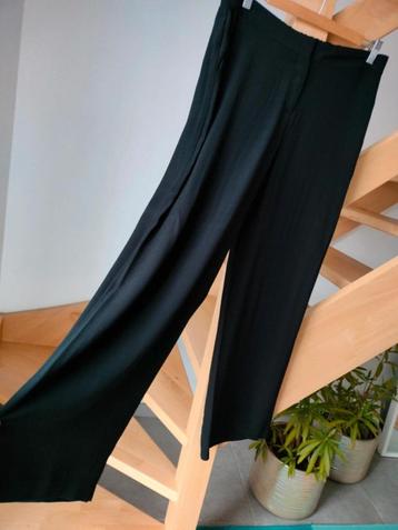 Nieuwe broek Esprit, wijde pijpen. Maat: 40. Valt soepel. beschikbaar voor biedingen