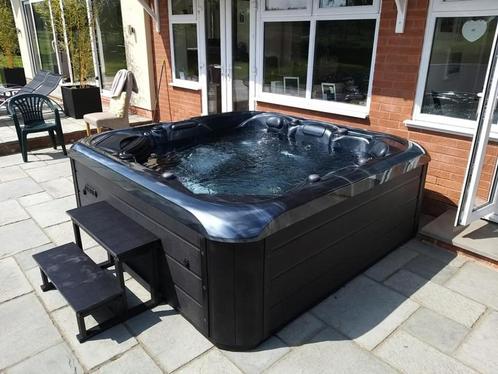 Neuf Jacuzzi 5 à 6personnes💦wifi ready+lumiére ambience, Jardin & Terrasse, Jacuzzis, Neuf, Couverture, Enlèvement