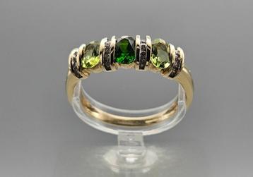 Gouden Vintage ring smaragd, peridot en diamant. 2024/266
