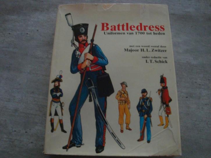 BATTLEDRESS UNIFORMEN VAN 1700 TOT HEDEN, Boeken, Oorlog en Militair, Gelezen, Tweede Wereldoorlog, Ophalen of Verzenden