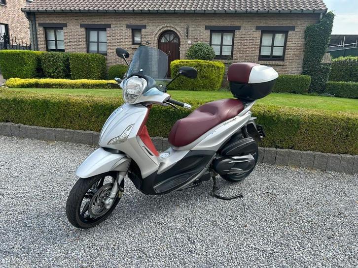 Piaggio Beverly 350, Motoren, Motoren | Piaggio, Bedrijf, Scooter, 12 t/m 35 kW, 1 cilinder, Minimaal motorrijbewijs A2, Ophalen