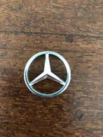 IJzeren logo Mercedes Benz doorsnee 2 cm, Verzamelen, Auto's, Ophalen of Verzenden, Zo goed als nieuw