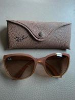 Lunettes soleil Ray Ban femme vieux rose, Handtassen en Accessoires, Zonnebrillen en Brillen | Dames, Ophalen of Verzenden, Zo goed als nieuw