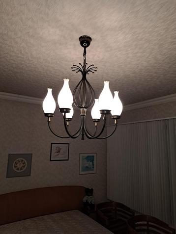 Mooie retro lamp te koop beschikbaar voor biedingen