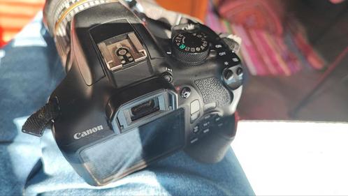 Canon Eos 1300d met Tamron 18-250 objectief, TV, Hi-fi & Vidéo, Appareils photo numériques, Utilisé, Canon, Enlèvement ou Envoi