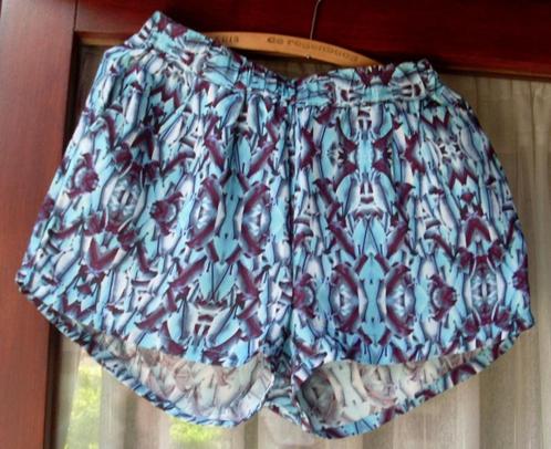 Short van Vero Moda maat M, Kleding | Dames, Broeken en Pantalons, Zo goed als nieuw, Maat 38/40 (M), Blauw, Ophalen of Verzenden