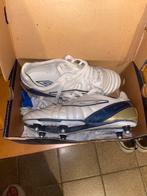 Umbro voetbalschoenen, Sport en Fitness, Voetbal, Ophalen of Verzenden, Zo goed als nieuw, Schoenen