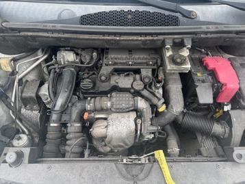 Motor van een Citroen Berlingo beschikbaar voor biedingen