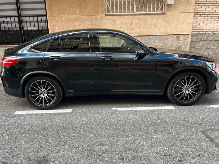 Mercedes GLC 220d Coupe 4Matic AMG Velgen 2.0, Auto's, Mercedes-Benz, Particulier, GLC, 360° camera, 4x4, ABS, Achteruitrijcamera