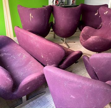 Lot Fauteuils Arne jacobsen beschikbaar voor biedingen