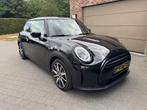 Mini Cooper Aut. Essential Trim,GARANTIE,NAVI,LED,ACC,LEDER, Auto's, Mini, 4 zetels, USB, Euro 6, Zwart