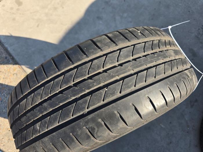 Band van een Diversen, Auto-onderdelen, Banden en Velgen, Band(en), Gebruikt, 3 maanden garantie