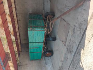Aanhangwagen voor achter tractor laadvermogen ongeveer 3 ton beschikbaar voor biedingen