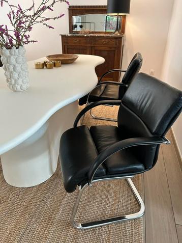 4 Zwarte luxueuze lederen designstoelen beschikbaar voor biedingen