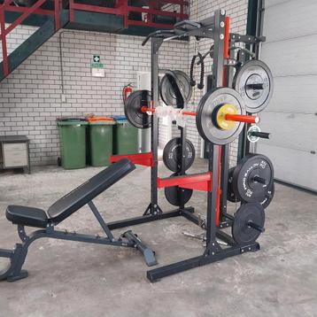 Half Rack, Lat Pulldown + verstelbare bankje + Plates Set  beschikbaar voor biedingen
