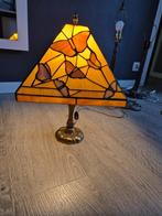 Tiffanylamp met vlinders., Ophalen