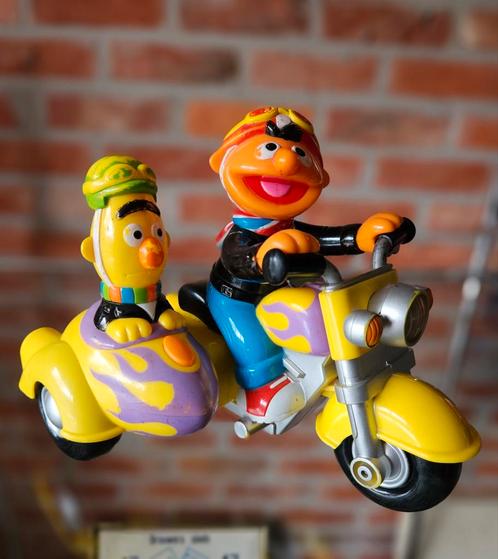 Moto vintage Bert & Ernie (Mattel) - avec son/lumière !, Antiquités & Art, Antiquités | Jouets, Enlèvement ou Envoi