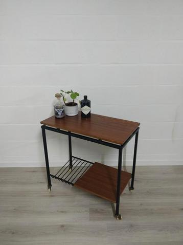 Vintage midcentury sidetable | bijzettafel | plantentafel beschikbaar voor biedingen