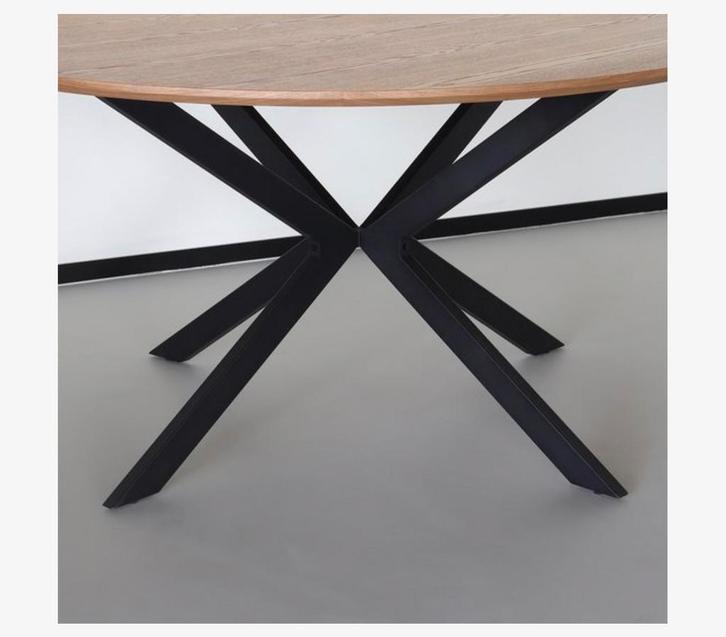 Wooden dining table with steel legs, Huis en Inrichting, Tafels | Eettafels, Zo goed als nieuw, Ophalen