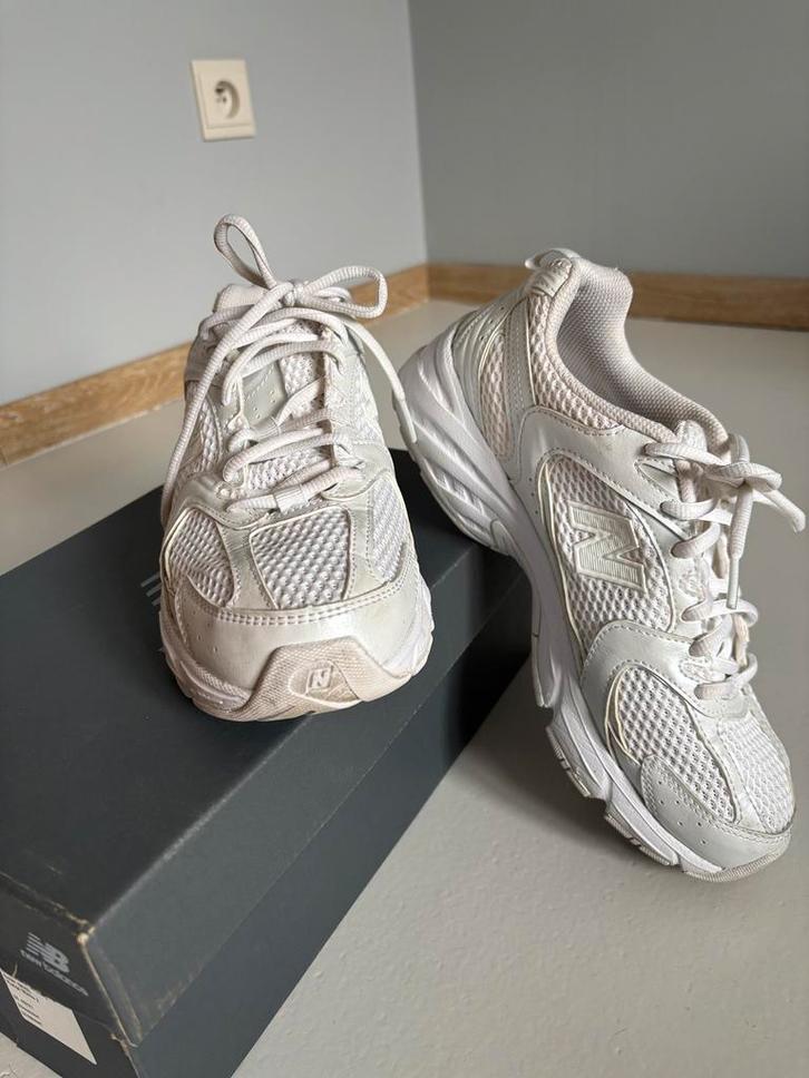 Sneakers sportschoen white new balance model MR530 unisex, Kleding | Dames, Schoenen, Zo goed als nieuw, Sneakers, Wit, Ophalen of Verzenden