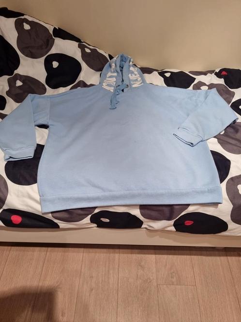 In goede staat Hoodie  Maat: L Merk: jean Pascale val iets l, Kleding | Dames, Jassen | Winter, Zo goed als nieuw, Maat 42/44 (L)