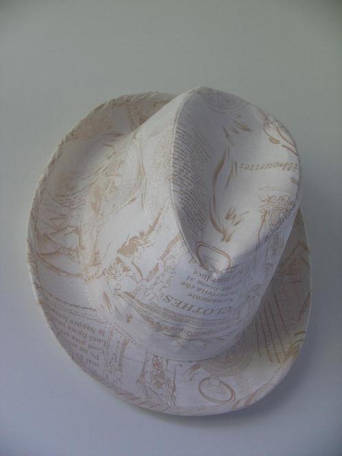 HOED WIT 2 STUKS VAN MOOIE KWALITEIT NIEUW STOER/ FEEST/ PAR, Kleding | Heren, Hoeden en Petten, Nieuw, Hoed, 57 cm (M, 7⅛ inch) of minder
