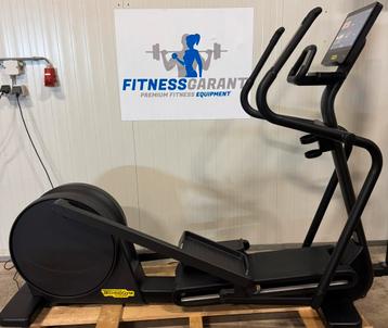 Technogym Synchro Excite 7000 LIVE 16 P Crosstrainer Ramp beschikbaar voor biedingen
