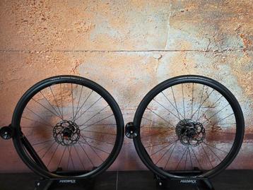 Nieuwe Disc wielset Maddux RD30 + banden -50% beschikbaar voor biedingen
