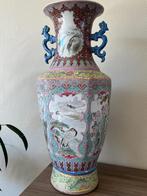 Chinese vaas - zes hoekig  met kraanvogels en bloesems, Antiek en Kunst, Ophalen of Verzenden