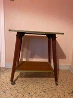 Vintage tafeltje, Enlèvement